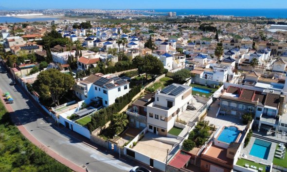 Resale - Villa - Torrevieja - Los balcones