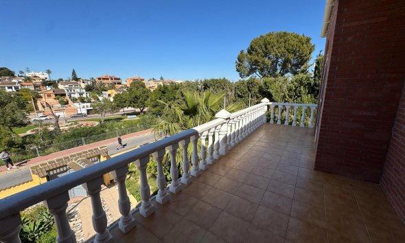 Resale - Villa - Torrevieja - Los balcones