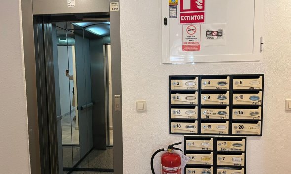 Resale - Apartment - Torrevieja - Cabo cervera