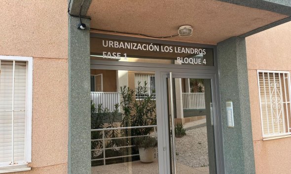 Resale - Apartment - Torrevieja - Cabo cervera