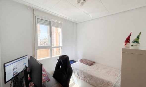 Resale - Apartment - Torrevieja - Centro