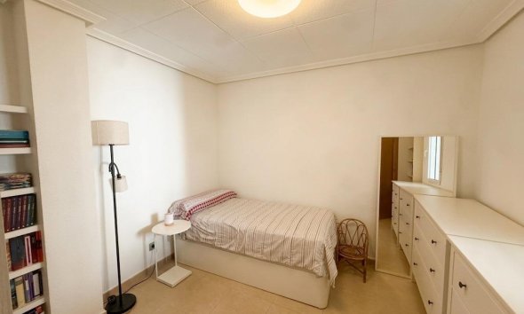 Resale - Apartment - Torrevieja - Centro