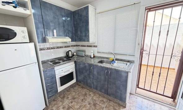 Resale - Apartment - Orihuela Costa - La Zenia
