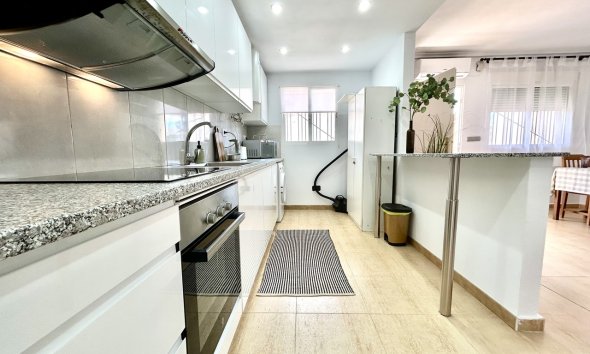 Resale - Apartment - Orihuela Costa - Villamartin