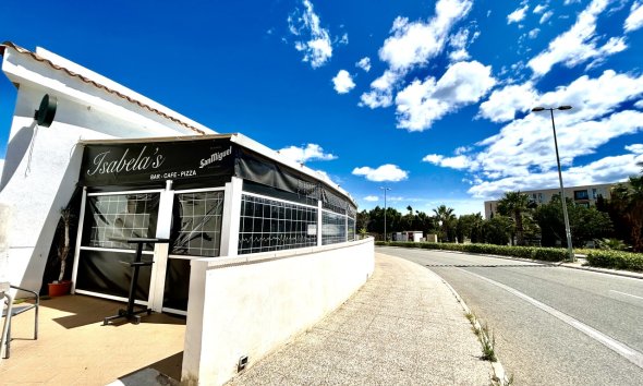 Resale - Apartment - Orihuela Costa - Villamartin