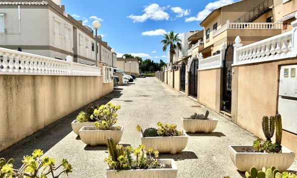 Resale - Apartment - Orihuela Costa - Villamartin
