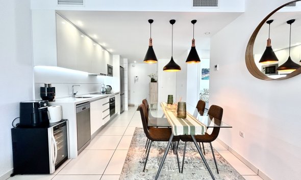 Resale - Apartment - Orihuela Costa - Villamartin