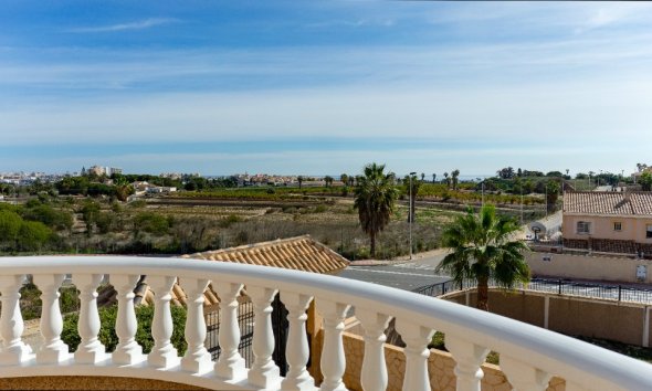 Resale - Villa - Torrevieja - Los Altos