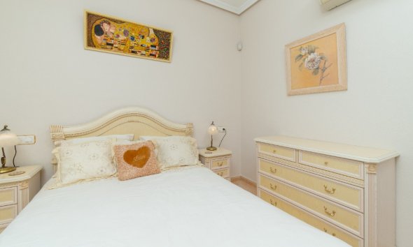 Resale - Villa - Torrevieja - Los Altos