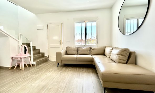 Resale - Villa - Orihuela Costa - Villamartin