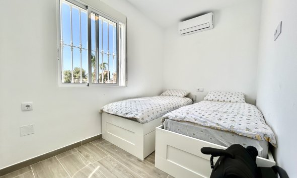 Resale - Villa - Orihuela Costa - Villamartin