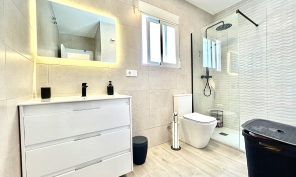 Resale - Villa - Orihuela Costa - Villamartin