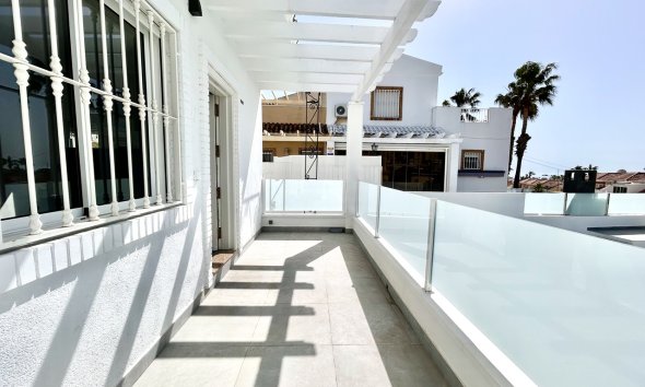 Resale - Villa - Orihuela Costa - Villamartin