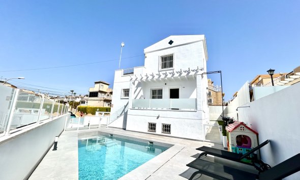 Resale - Villa - Orihuela Costa - Villamartin