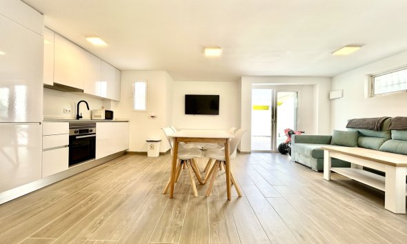 Resale - Villa - Orihuela Costa - Villamartin