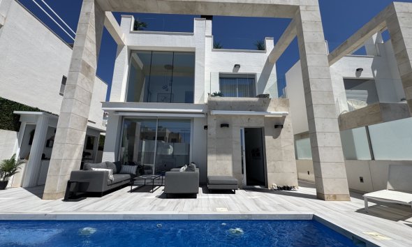 Resale - Villa - Orihuela Costa - Lomas de Cabo Roig