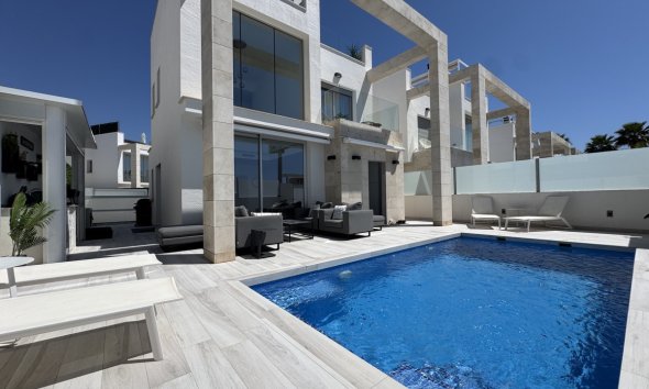 Resale - Villa - Orihuela Costa - Lomas de Cabo Roig