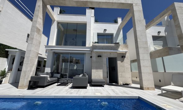 Resale - Villa - Orihuela Costa - Lomas de Cabo Roig