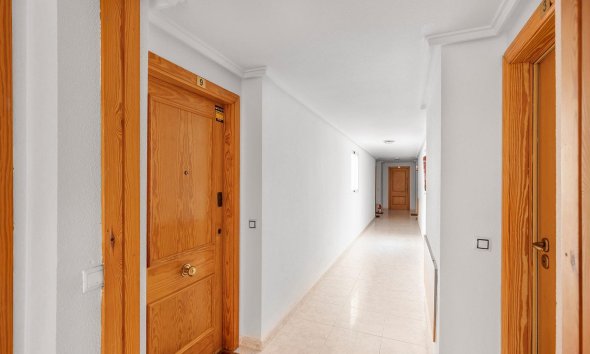 Resale - Apartment - Torrevieja - Estacion de autobuses