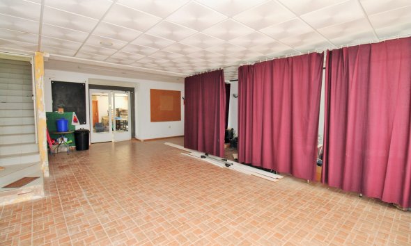 Resale - Commercial premises / Commercial unit / Retail space - Orihuela Costa - Villamartín