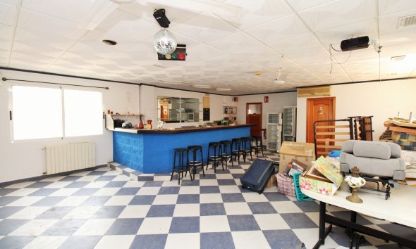 Resale - Commercial premises / Commercial unit / Retail space - Orihuela Costa - Villamartín