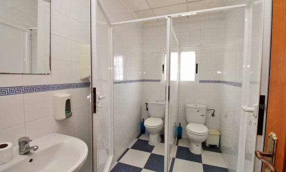 Resale - Commercial premises / Commercial unit / Retail space - Orihuela Costa - Villamartín