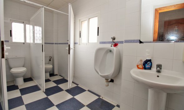 Resale - Commercial premises / Commercial unit / Retail space - Orihuela Costa - Villamartín