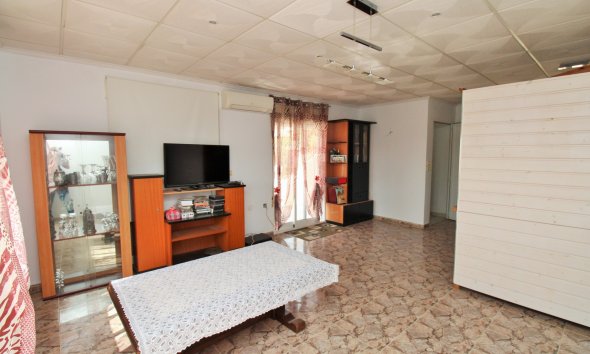 Resale - Commercial premises / Commercial unit / Retail space - Orihuela Costa - Villamartín