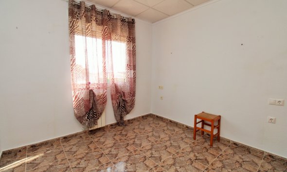 Resale - Commercial premises / Commercial unit / Retail space - Orihuela Costa - Villamartín