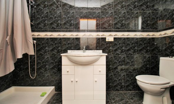 Resale - Commercial premises / Commercial unit / Retail space - Orihuela Costa - Villamartín