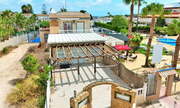 Resale - Commercial premises / Commercial unit / Retail space - Orihuela Costa - Villamartín