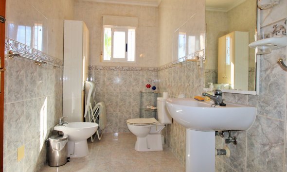 Resale - Terraced house / Townhouse - Orihuela Costa - Villamartín