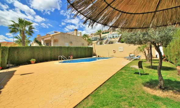 Resale - Terraced house / Townhouse - Orihuela Costa - Villamartín