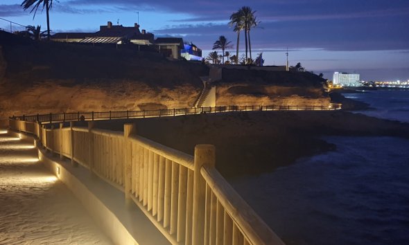 Resale - Apartment - Orihuela Costa - Cabo Roig