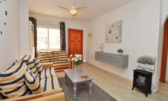 Resale - Apartment - Orihuela Costa - Villamartín