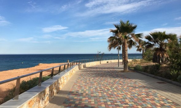 Rynek Pierwotny - Willa - Pilar de la Horadada