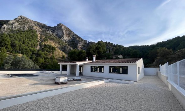 Obra nueva - Villa - Penàguila