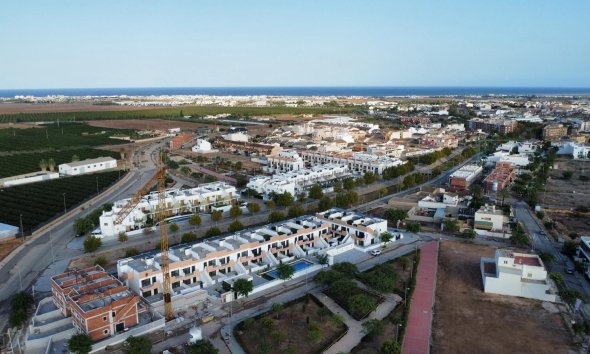 Obra nueva - Adosado - Pilar de la Horadada