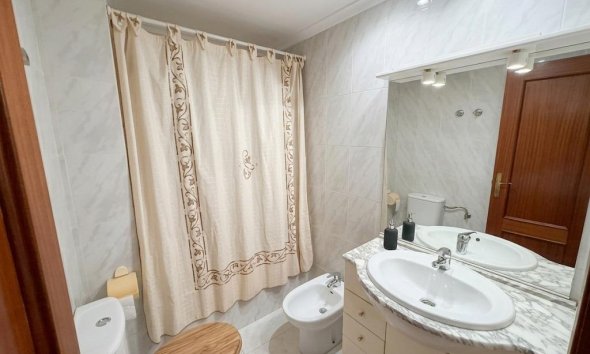 Resale - Apartment - Torrevieja - Playa del cura