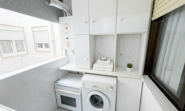 Resale - Apartment - Torrevieja - Playa del cura