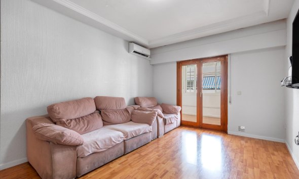 Resale - Apartment - Torrevieja - Playa del cura