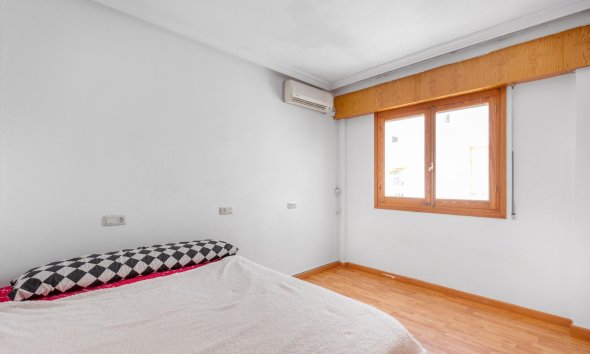 Resale - Apartment - Torrevieja - Playa del cura