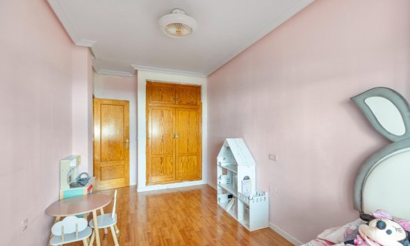 Resale - Apartment - Torrevieja - Playa del cura