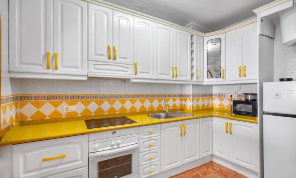 Resale - Apartment - Torrevieja - Playa del cura