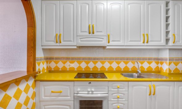 Resale - Apartment - Torrevieja - Playa del cura