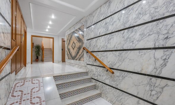 Resale - Apartment - Torrevieja - Playa del cura