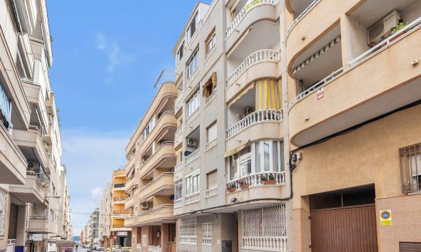 Resale - Apartment - Torrevieja - Playa del cura