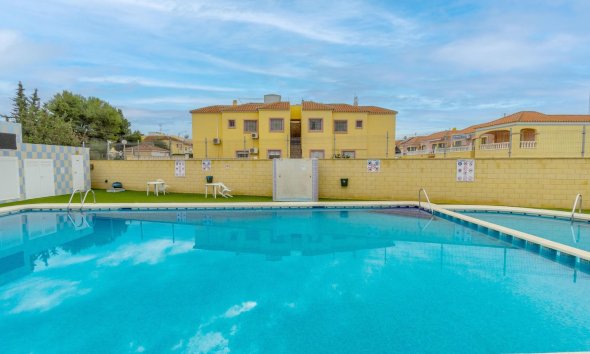 Resale - Apartment - Torrevieja - El chaparral