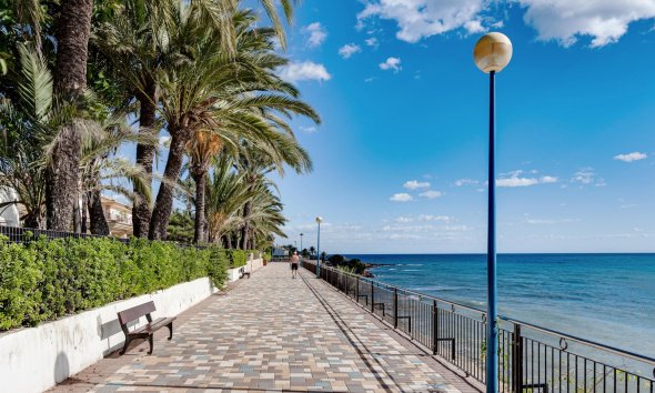 Resale - Apartment - Orihuela Costa - Punta Prima