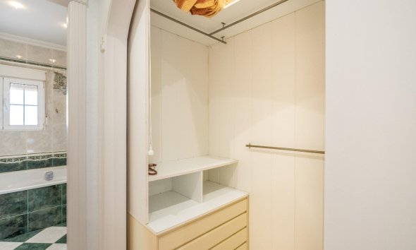 Resale - Villa - Torrevieja - El chaparral